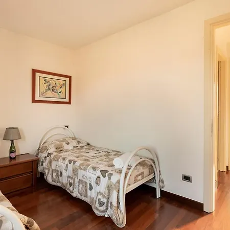 Charming House In + Pool Hébergement de vacances *